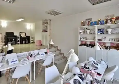 Adria Nails Queen — venue photograph