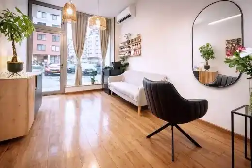 BLOW — fotografie a proprietății