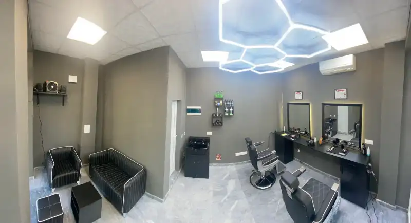 Интериорът на D&M Barbers на ул. Пиротска 73