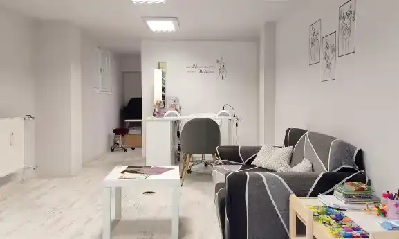 Dary Nail Studio — fotografie a site-ului
