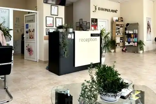 De Luxe Beauty Studio — снимка на обекта