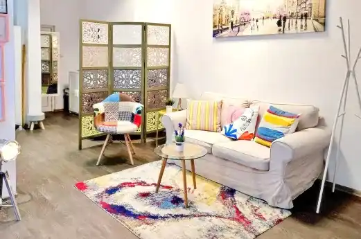 Deni Nails Room