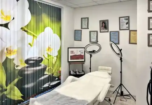 F&N Beauty Center — фотографија од објектот