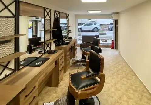 HIT & RUN BARBERSHOP — Foto der Website