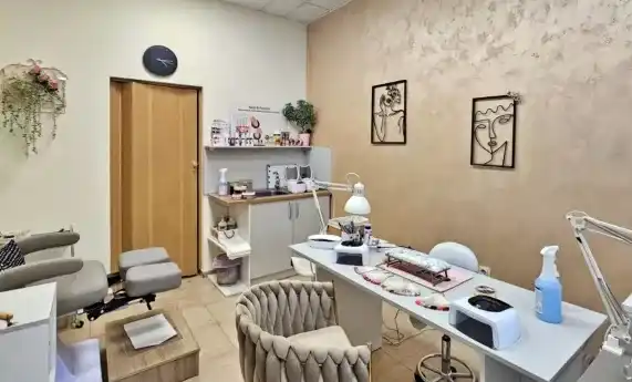Kami NAILS — Foto der Website