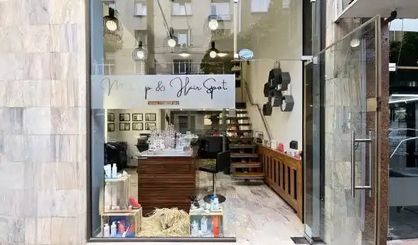 Makeup & Hair Spot – Foto des Objekts
