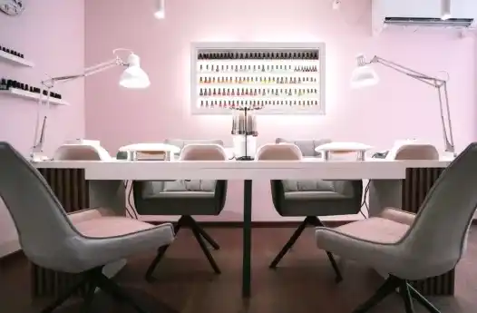 Nail Station Studio — fotografie a amplasamentului