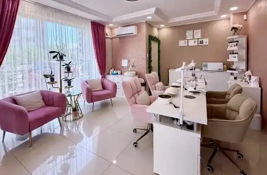 Nails by Goldi — фото сайта