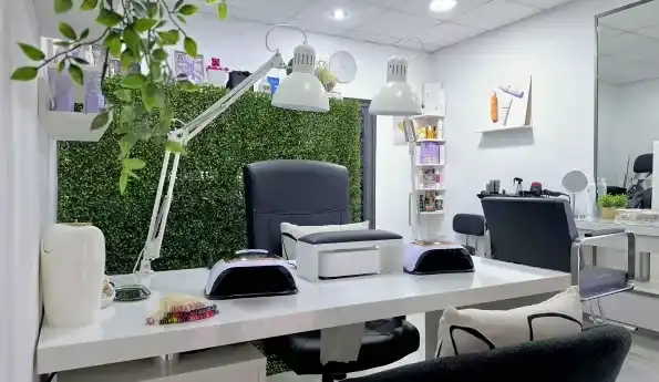 Naiv Studio Hair and Nails — фотографија од страницата