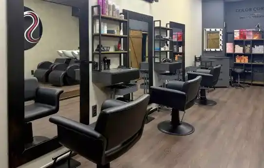 Suzi Salon — fotografija sajta