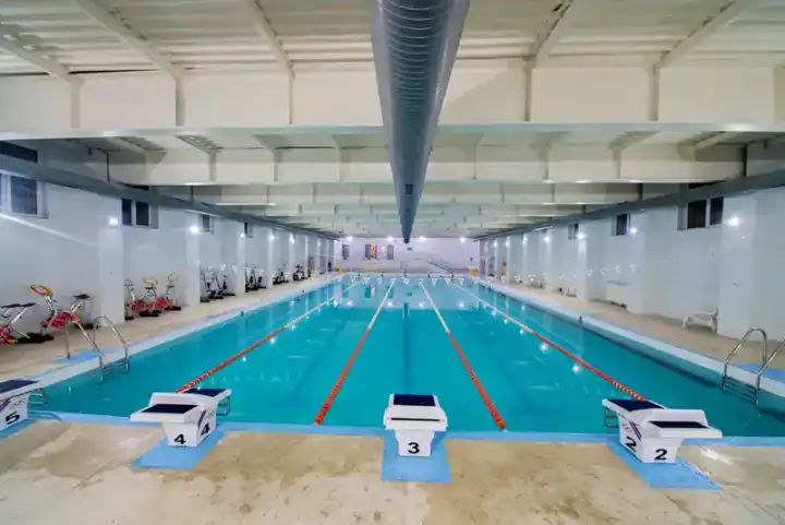 DPOOL Swimming & Wellness - Schwimmbad 90-то СУ