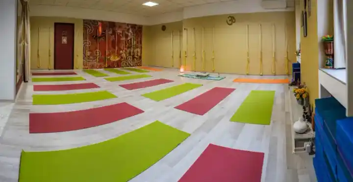 Лая Yoga stüdyosu