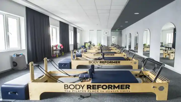Öffentliches Bild — Пилатес Реформър студио BODY REFORMER