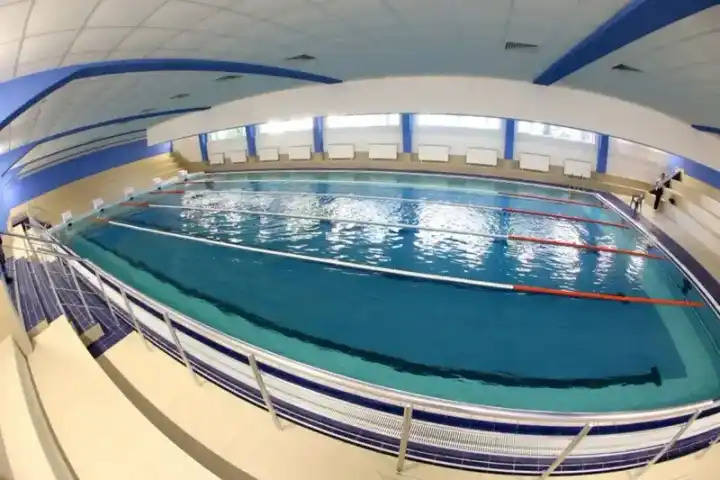 Schwimmbad Академика