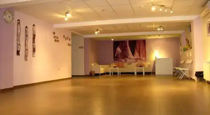 Imagine publică — Pretty Dance Hall