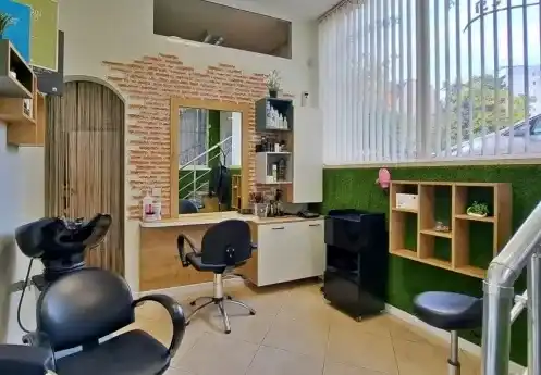Studio za Krasotu Eleseya — fotografija nekretnine