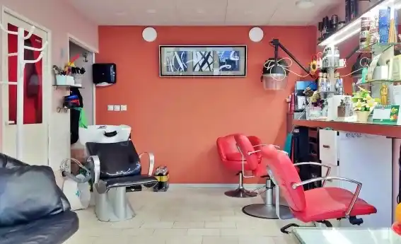 Tropical Hairstyle Beauty Studio — фотографија од страницата