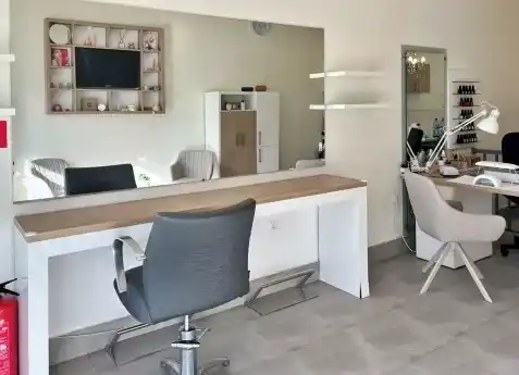 Supernova Creative Beauty Studio – Foto des Objekts