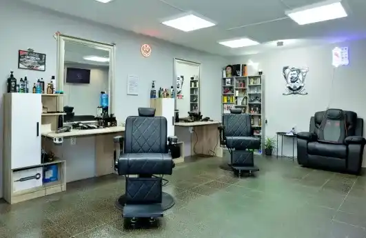 Thirteen Cuts Barbershop — mülk fotoğrafı