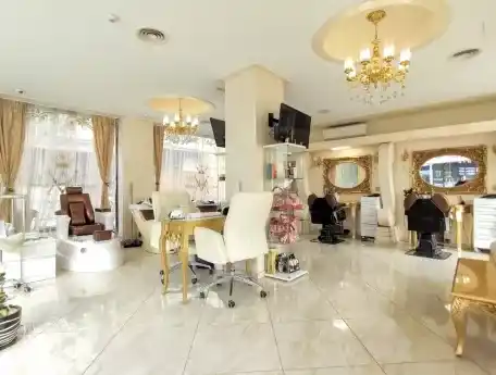 V&A Glamour Beauty Salon